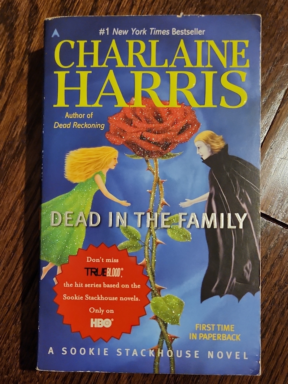 3/$10📚 Dead in the Family by Charlaine Harris